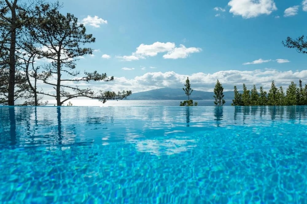 Private infinity pool and Atlantic horizon